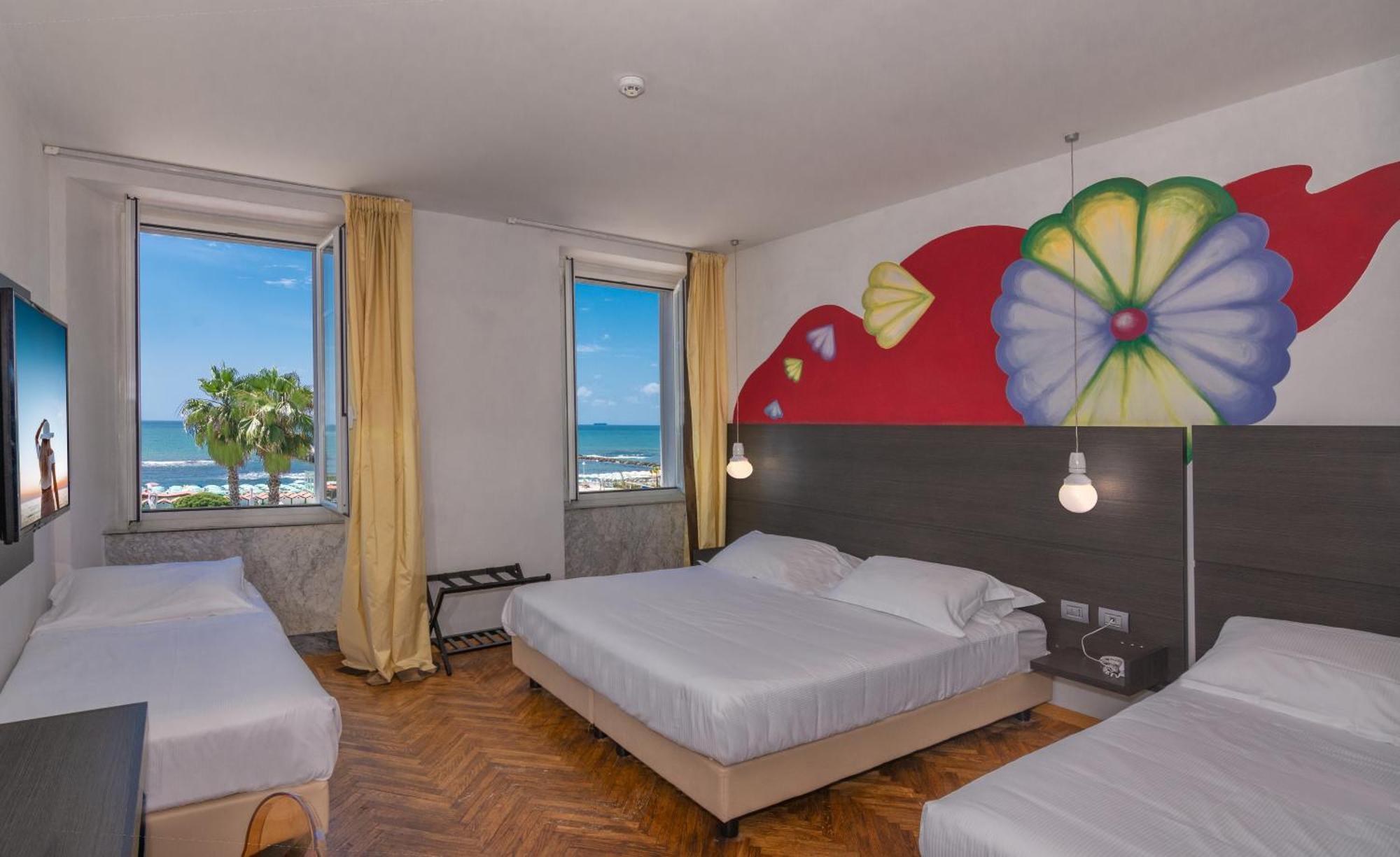 Hotel Tirreno Marina di Massa Exteriör bild