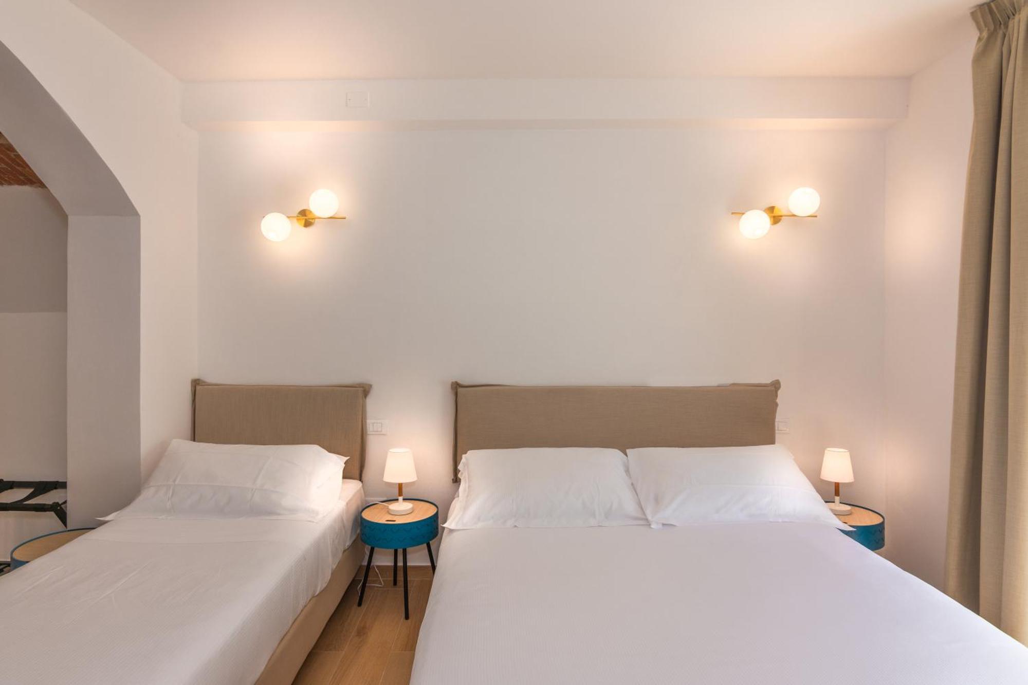 Hotel Tirreno Marina di Massa Exteriör bild